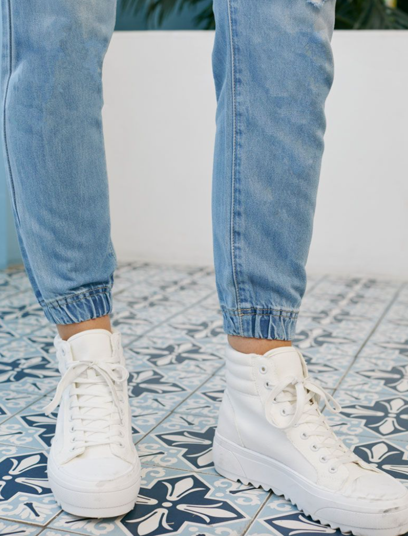 Kancan- London High Rise Jogger in Light Wash