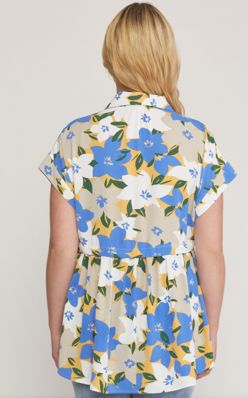 Entro- Print Collar Short Sleeve Top in Blue Flower Camo