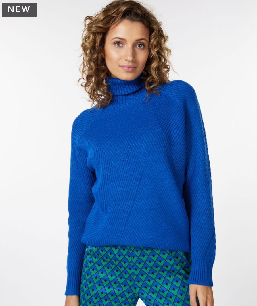Esqualo- Turtleneck Sweater in Fancy Pattern