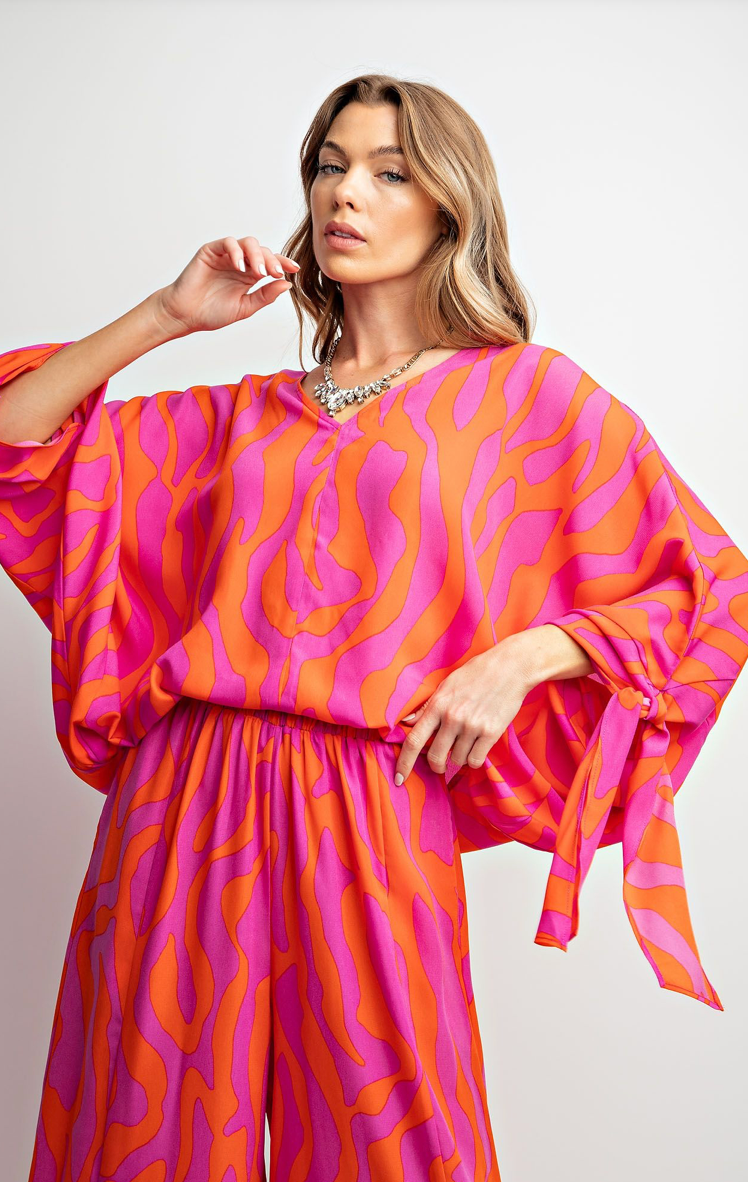 EASEL- WAVY PRINTED BLOUSE IN PEACH PINK