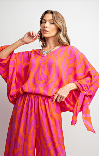 EASEL- WAVY PRINTED BLOUSE IN PEACH PINK