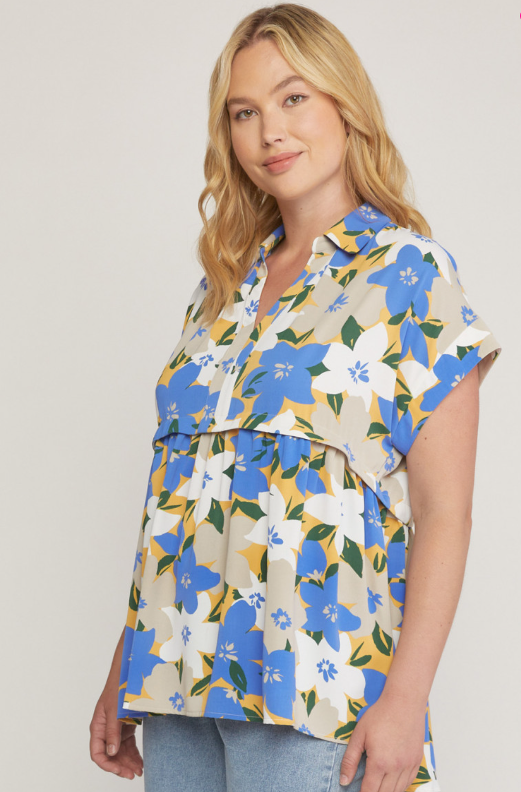 Entro- Print Collar Short Sleeve Top in Blue Flower Camo